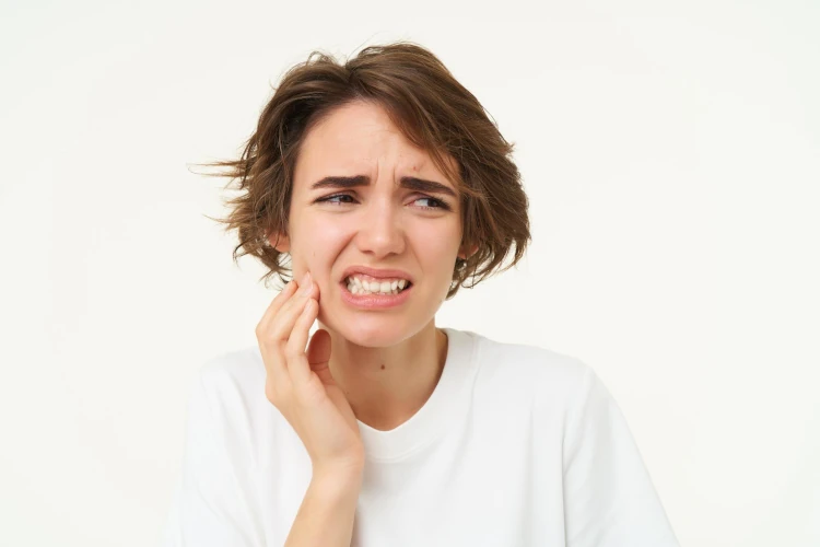 مراقبت بعد از کاشت ایمپلنت - مراجعه به پزشک